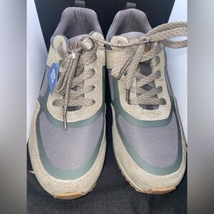 Nunn Bush sneakers